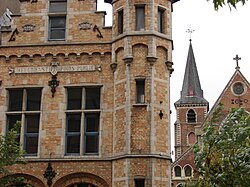 Casa del peso público y la iglesia San Miguel