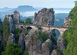 El puente de Bastei en la Suiza sajona, situado a pocos kilómetros de Dresde