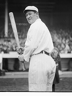 Jim Thorpe con uniforme de béisbol