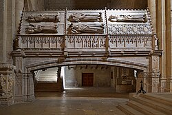 Sepulcros reales de la Casa de Aragón en el Monasterio de Poblet.