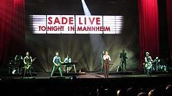 Sade en el TD Garden en Boston, Massachusetts, en julio de 2011