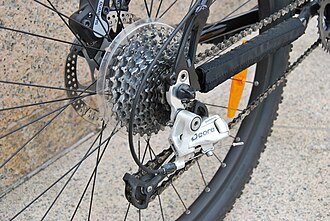 Piñón de 9 velocidades y desviador trasero