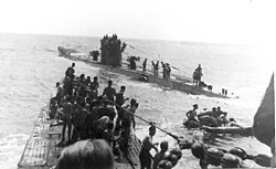 Submarino SM U-156 rescatando náufragos