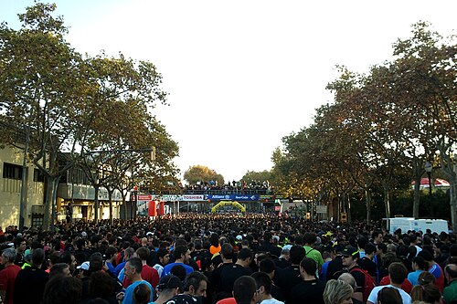 Vista de los participantes momentos antes de comenzar la edición 88 de la carrera