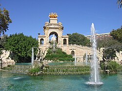 Vista general de la Cascada del Parque de la Ciudadela en Barcelona