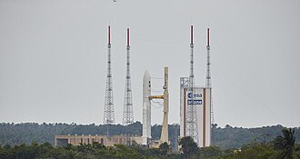 Vista aérea del área de lanzamiento ELA-3 rodeada por la selva tropical