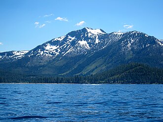Monte Tallac sobre el Lago Tahoe