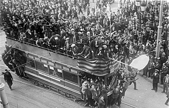 Celebraciones en Barcelona tras la proclamación de la República en 1931