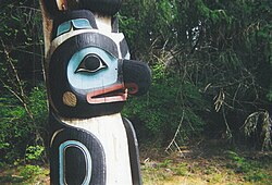 Tótem en el Parque Histórico Nacional de Sitka