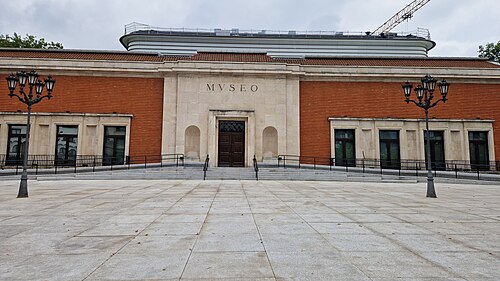Fachada principal del museo, cuyo acceso ha sido totalmente remodelado.