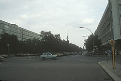 Vista de la Avenida Unter den Linden en 1985