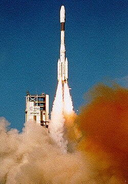 Primer lanzamiento del cohete Ariane 4 en 1988