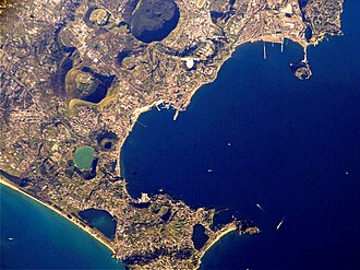 Imagen de satélite de los Campos Flégreos