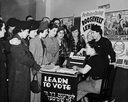 Mujeres votantes en 1935