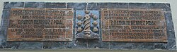 Placa conmemorativa en la casa natal de Menéndez Pidal