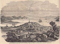 Vista histórica de Port-de-France con el Fuerte Constantino en el centro.