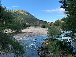Paisaje montañoso y natural relacionado con la zona del río Deva