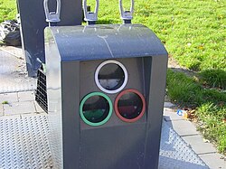 Contenedor público para reciclaje de vidrio