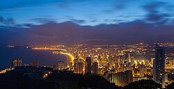 Vista nocturna de Benidorm
