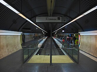 Andenes en la estación de Avenida Tibidabo