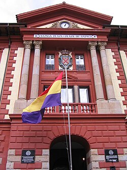 Bandera republicana en conmemoración histórica