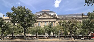 Fachada y entorno de la Biblioteca Estatal de Berlín