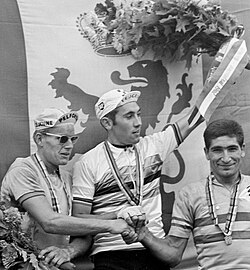 Jan Janssen, Eddy Merckx y Ramón Sáez Marzo en una competición ciclista en 1967