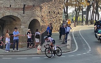 Tadej Pogačar celebrando su victoria en el Giro de Lombardía 2023