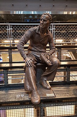 Estatua de Adolf Dassler en Nueva York