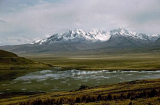 Paraje de la región de la Puna en los Andes peruanos a más de 4000 metros sobre el nivel del mar.