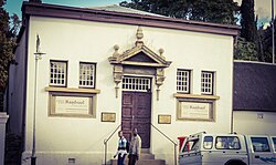 Fachada del Museo Raadsaal que resguarda archivos del Consejo del Estado Libre de Orange