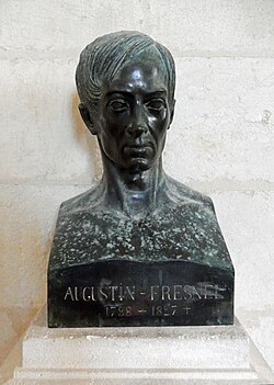 Busto conmemorativo de Augustin Fresnel en el Faro de Cordouan