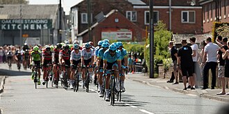 Paso del pelotón durante la tercera etapa del Tour de Yorkshire 2018