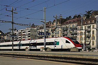 Tren ICN efectuando parada en la estación de Neuchâtel