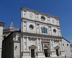 Fachada de la Basílica de San Bernardino