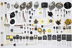 Distintos encapsulados de transistores comerciales