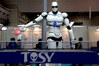 Robot humanoide TOPIO jugando al ping pong