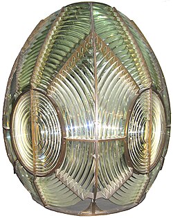 Lentes de Fresnel de un faro en el Museo de la Marina, París.