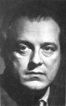 Retrato fotográfico de Rafael Alberti, destacado poeta vinculado al círculo intelectual republicano y amigo de Constancia de la Mora.