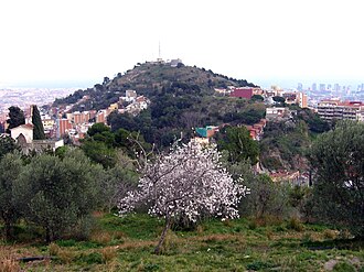 Vista general y panorámica del entorno natural del Turó de la Rovira