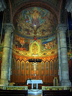 Interior de la cripta del Templo Expiatorio del Sagrado Corazón