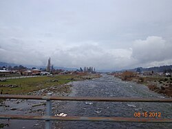 El río Quemquemtreu a su paso por la localidad