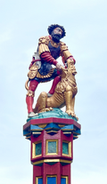 Estatua de Sansón matando al león