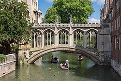 Puente de los Suspiros en St John's College