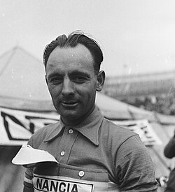 Fotografía histórica de archivo que ilustra el perfil deportivo del ciclista Gilbert Bauvin.