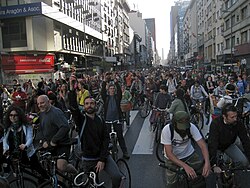 Multitud de ciclistas en Buenos Aires