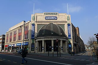 Fachada y entrada del edificio del Brixton Academy.