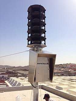 Sirena electrónica de alta potencia utilizada en sistemas de alerta