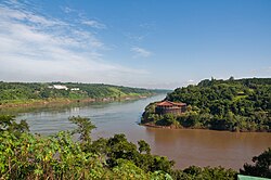 Desembocadura del río Iguazú en el Paraná