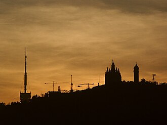 Vista panorámica del Tibidabo al atardecer